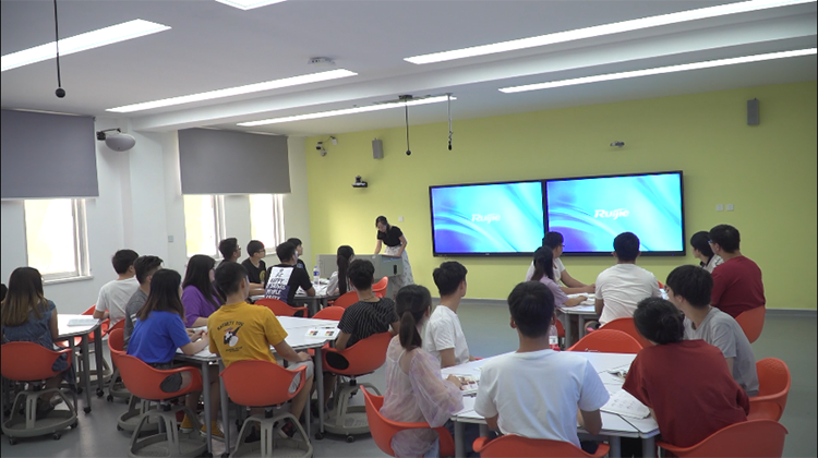 锐捷黄淮学院智慧教室：集中控制一键管理教室